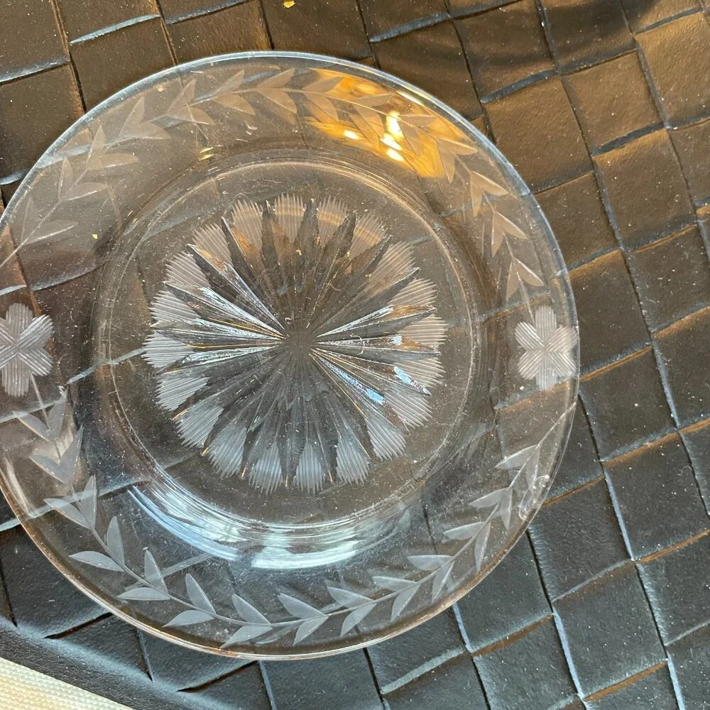 Vintage Set of 5 Clear Glass Plates with a Deep Cut Star Center Design 5